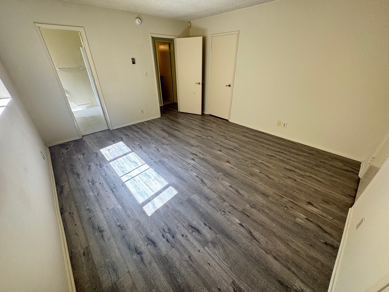 Building Photo - 1825 Glendon Ave