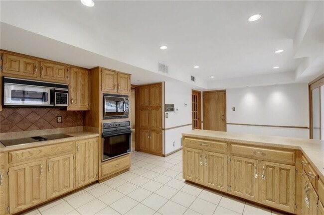 Building Photo - 4732 Palisade Dr