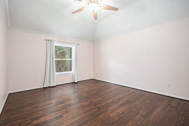 Building Photo - 124 Harwood Dr