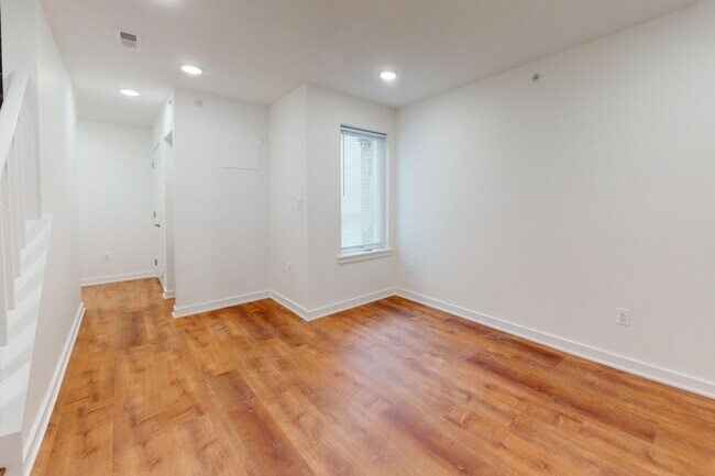 Building Photo - 1834 N Bouvier St