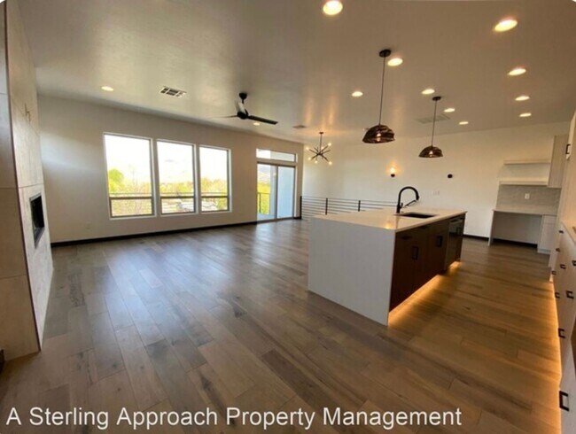 Building Photo - Close to Micron! Luxury Town Home With Two...