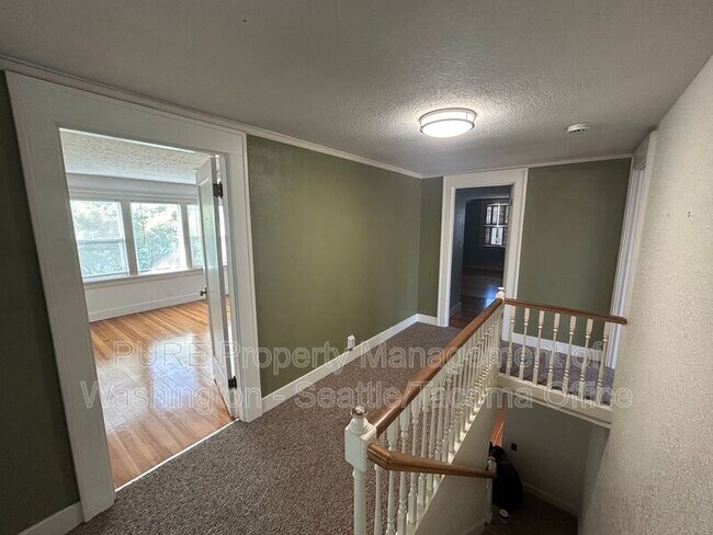 Building Photo - 208 N Washington Ave