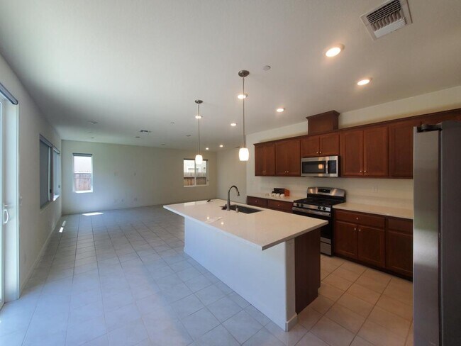 Building Photo - 3619 Silver Pine Ln