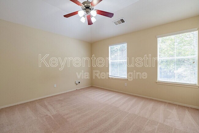 Building Photo - 1610 Yoakum St
