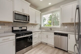 Building Photo - 17854 SW Rudolph Ln