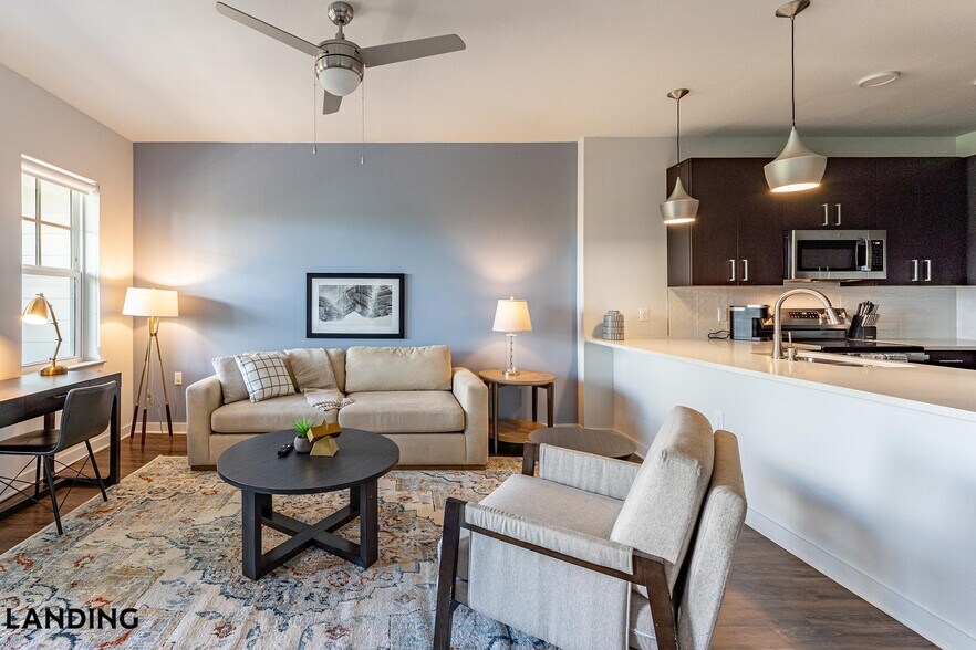 Building Photo - 1225 Utica Dr