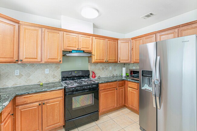 Building Photo - 18605 Valerio St