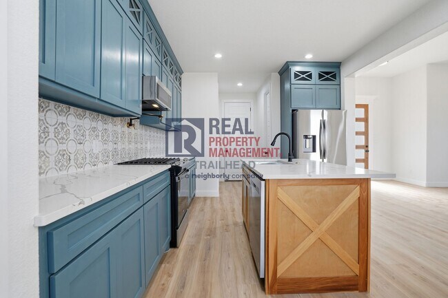 Building Photo - Luxury-Inspired 4-Bedroom Home with Distinctive Interior Design