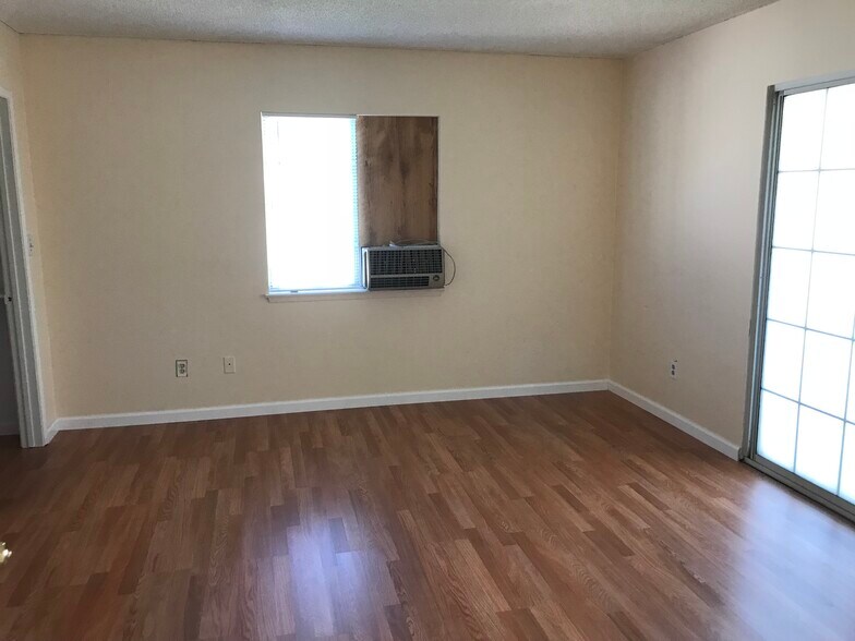 Building Photo - 24312 Dunlavy Ct