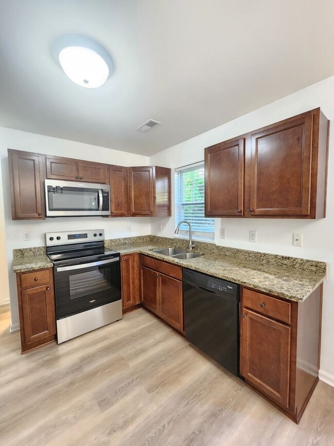 Building Photo - COMING SOON!!! Weaverville Townhouse-End Unit! (Creekside Village)