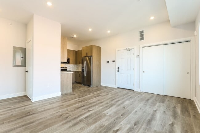 Building Photo - 953 Belmont Ave