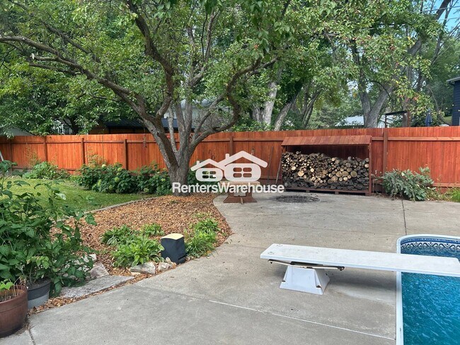 Building Photo - 16436 Elm Dr