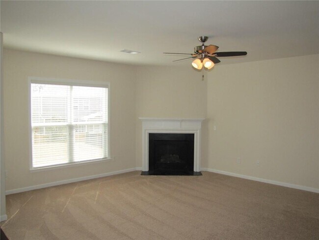 Building Photo - 462 Spring View Dr