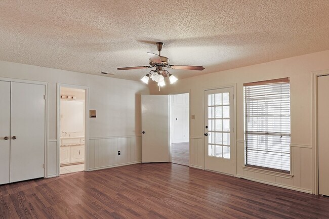 Building Photo - 6809 Fawn Valley Pl