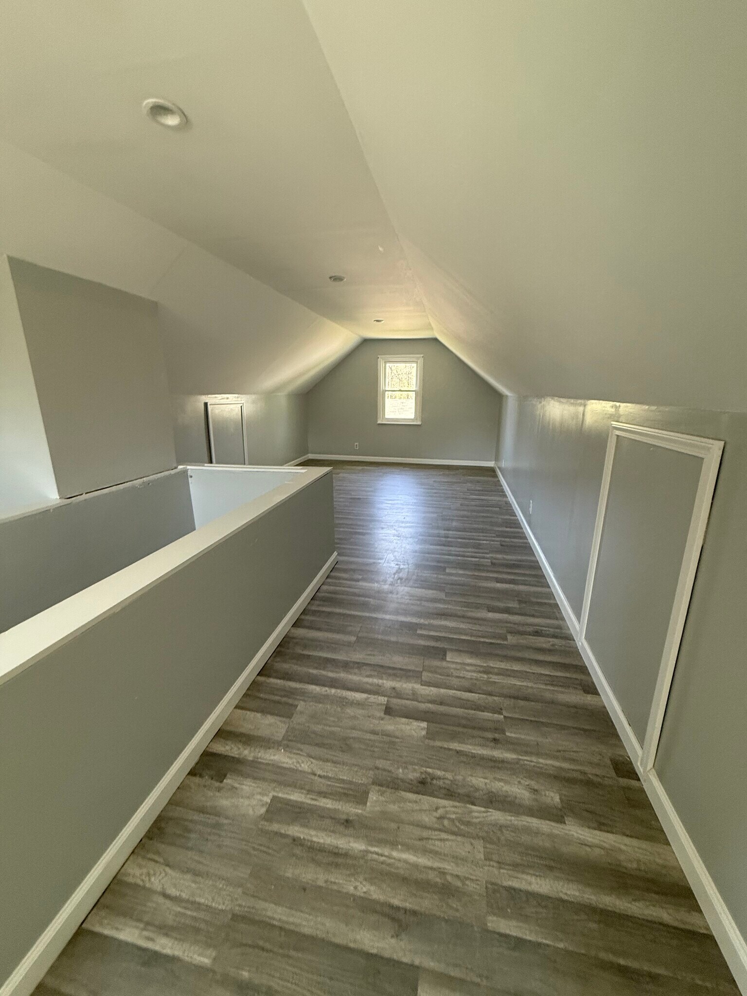 Building Photo - 475 Robinwood Ave