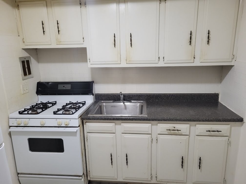 Building Photo - 6419 Tulip St