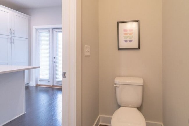 Building Photo - Beautiful Modern Townhome in South End Available 5/1!