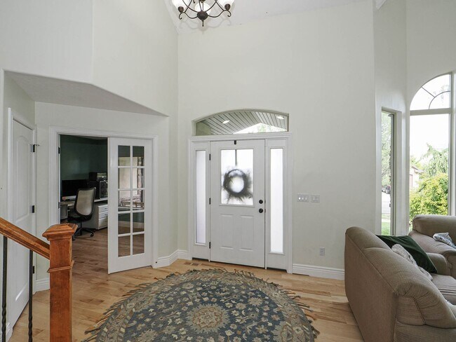 Building Photo - 4 Bedroom, 2.5 bathroom Bluffdale Home
