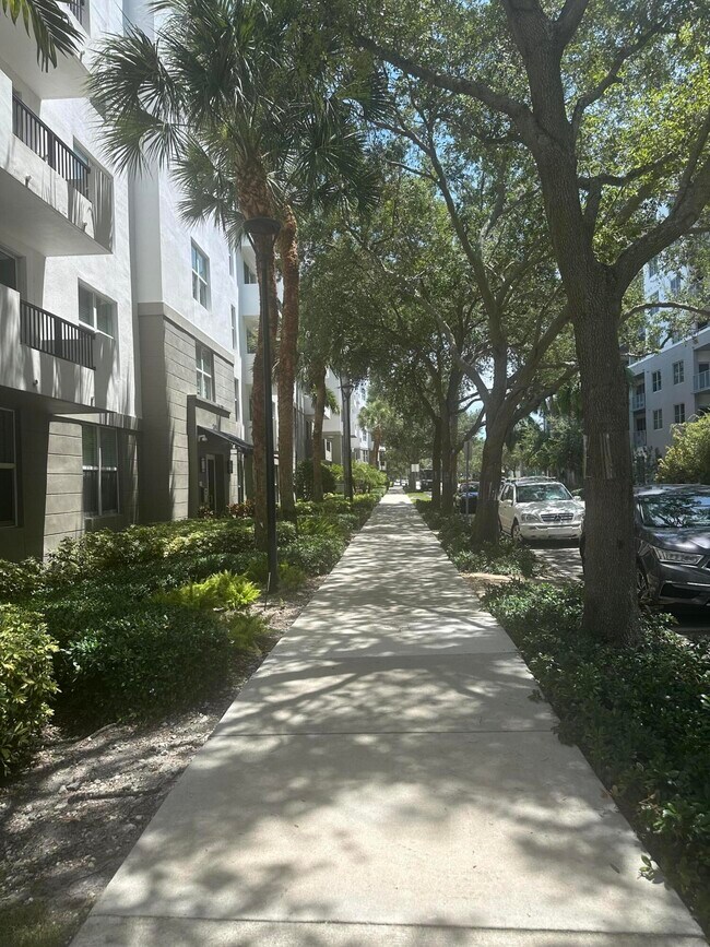 Building Photo - 2401 NE 65th St