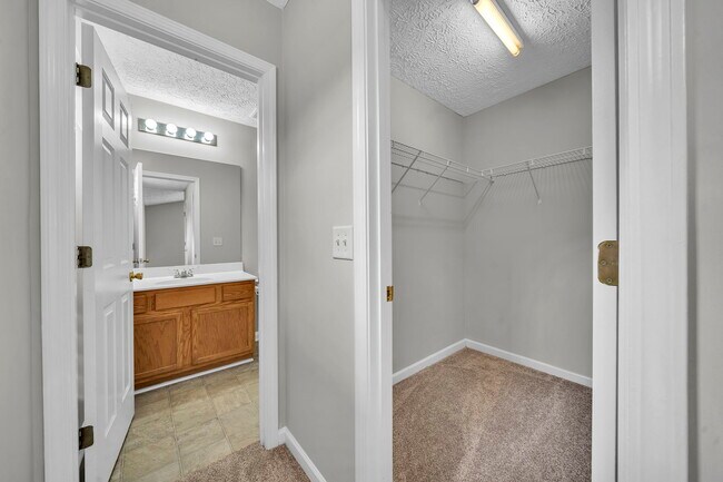 Building Photo - 225 Osmanthus Way