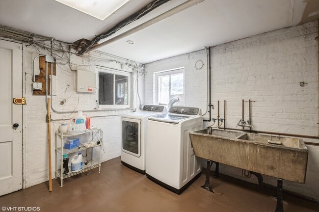 Building Photo - 4523 N Campbell Ave