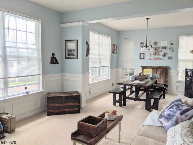 Building Photo - 282 Winding Hill Dr