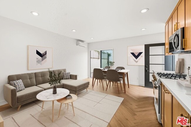 Building Photo - 6327 Babcock Ave