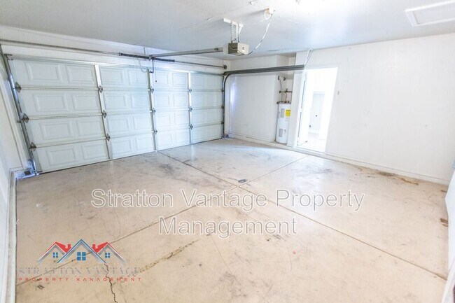 Building Photo - 1915 S 39th St