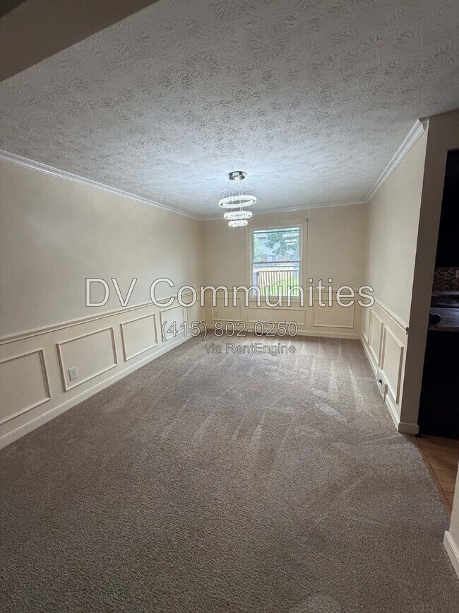 Building Photo - 32467 S Roundhead Dr