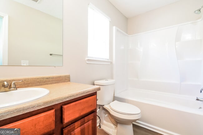 Building Photo - 192 Lossie Ln