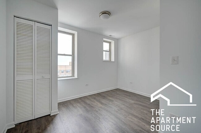 Building Photo - 940 W Winona St