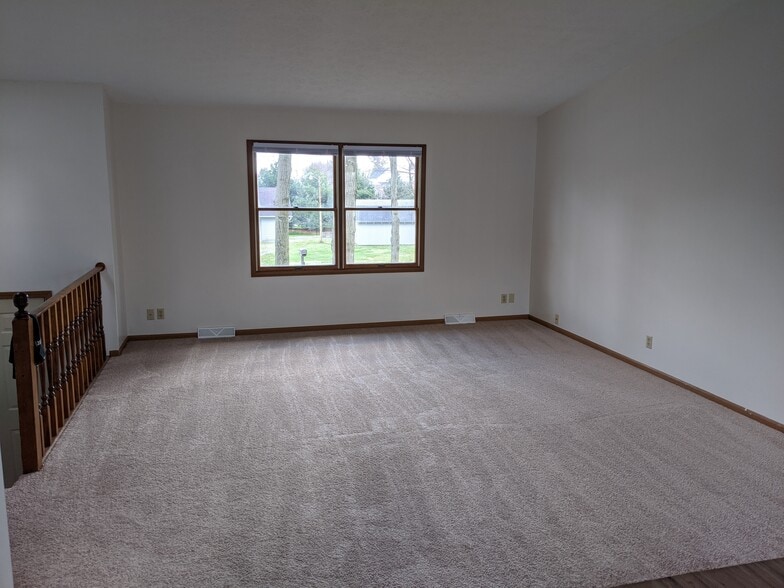 Livingroom_View a - 3027 Pleasant St NW