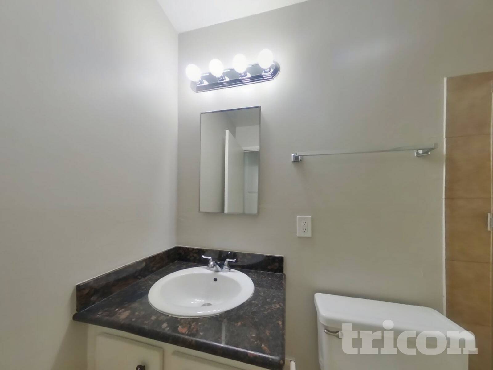 Building Photo - 110 Inverness Dr