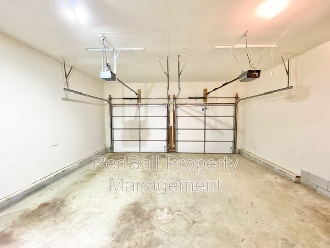 Building Photo - 161 Racine Dr
