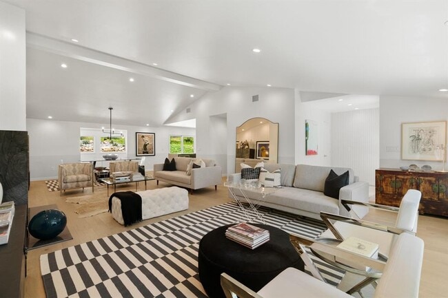 Building Photo - 5706 Highland Hills Cir