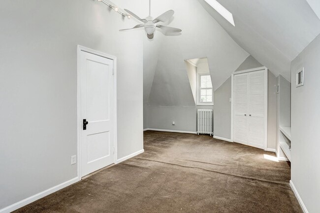 Building Photo - 4350 River Rd NW