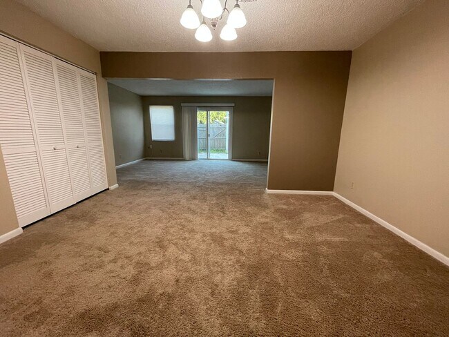 Building Photo - Townhome in Ormond Beach
