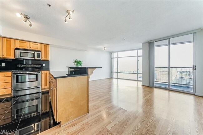 Building Photo - 2222 Detroit Ave