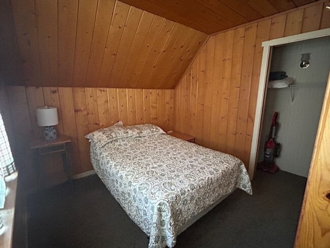 Building Photo - Furnished Seasonal Rental