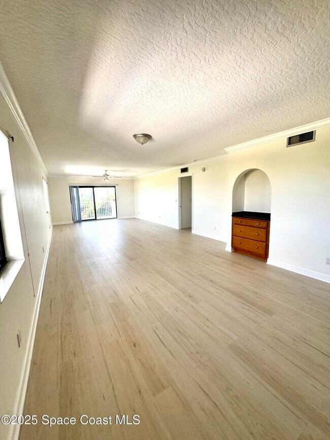 Building Photo - 2160 N Hwy A1A