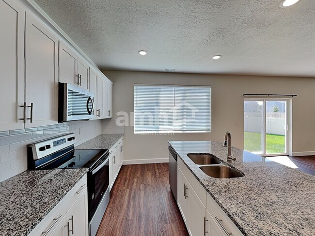 Building Photo - 1329 White St