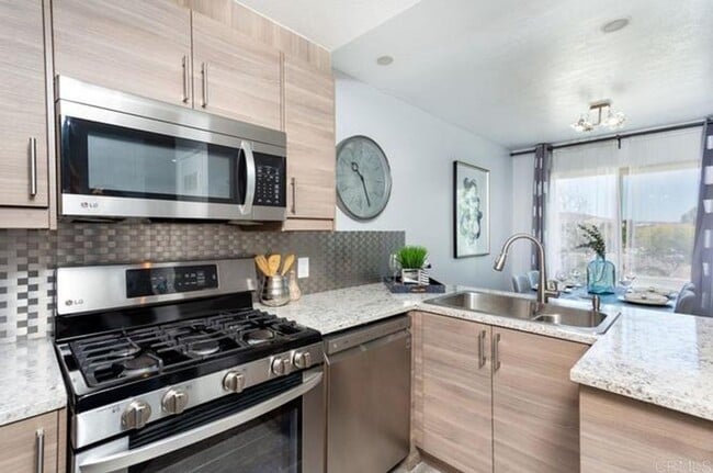 Building Photo - Santee 2 Bedroom 2 Bath Condo with Garage