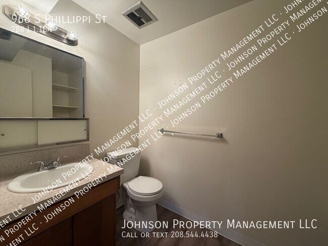 Building Photo - 968 S Phillippi St