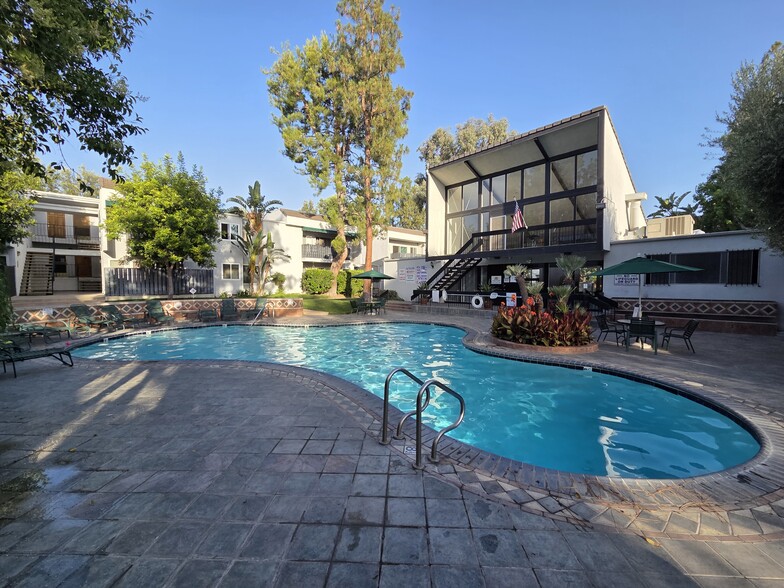 Pool - 18645 Hatteras St