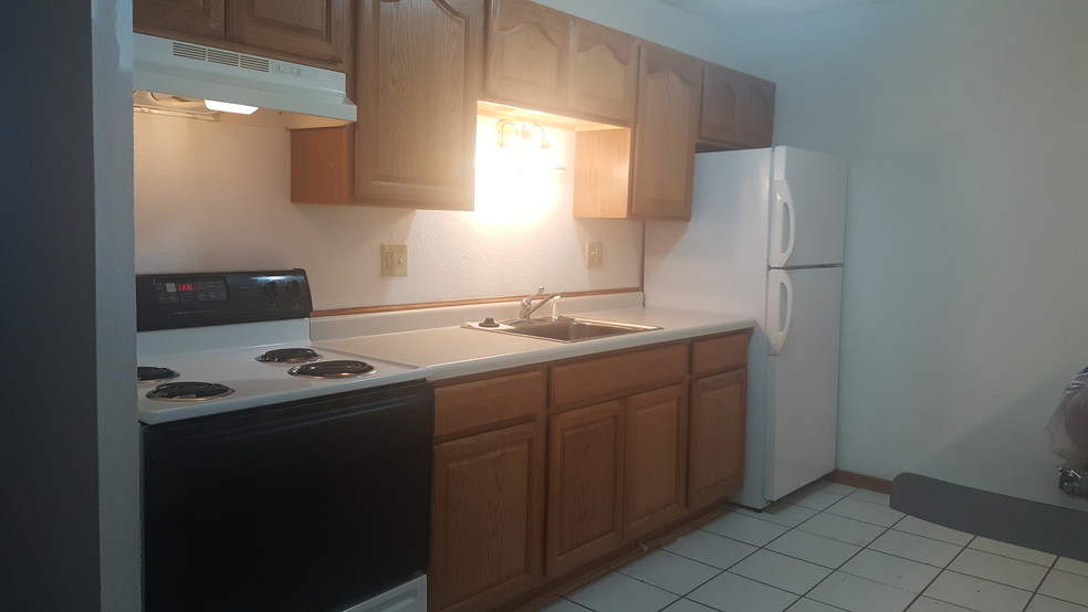 1 bedroom kitchen - Northland Park Apartments