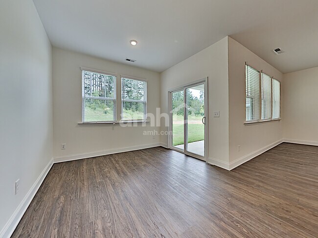 Building Photo - 83 Pullen Dr