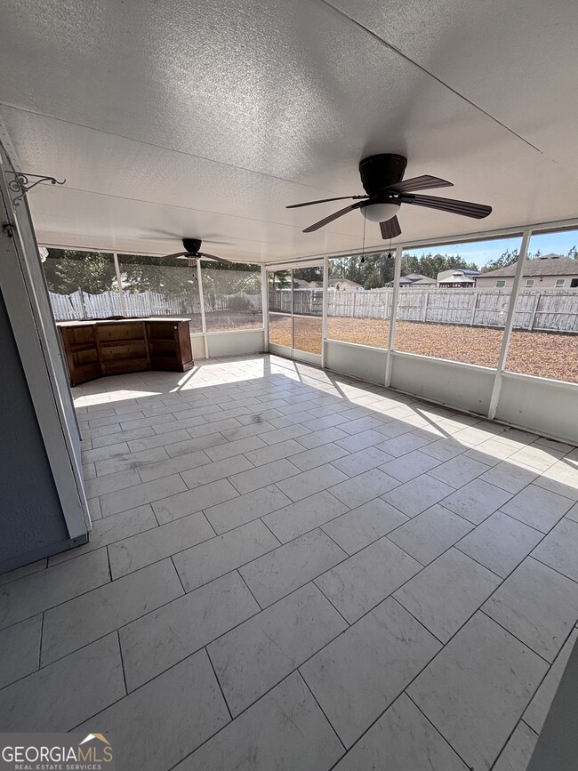 Building Photo - 106 Lake Manor Dr