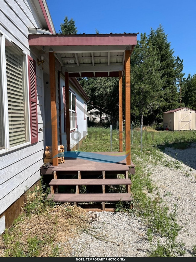 Building Photo - Cozy 2-Bed, 2-Bath Home with Off-Street Pa...