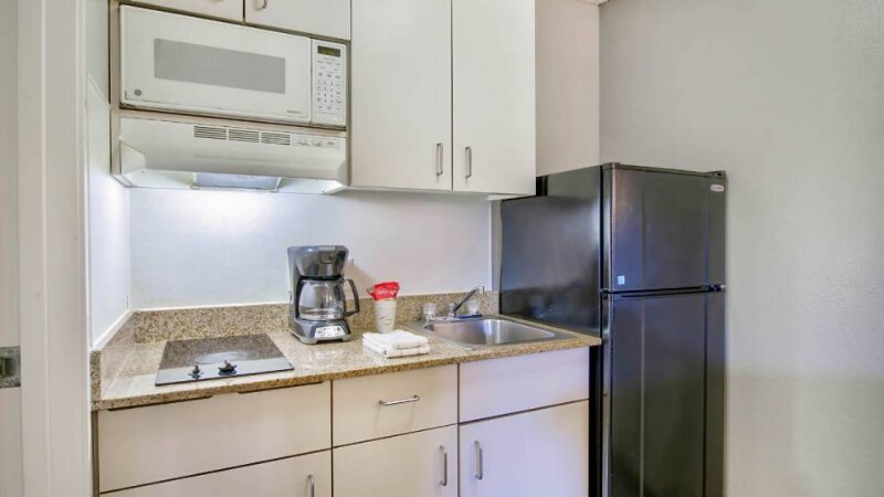 Building Photo - 4909 S Wendler Dr