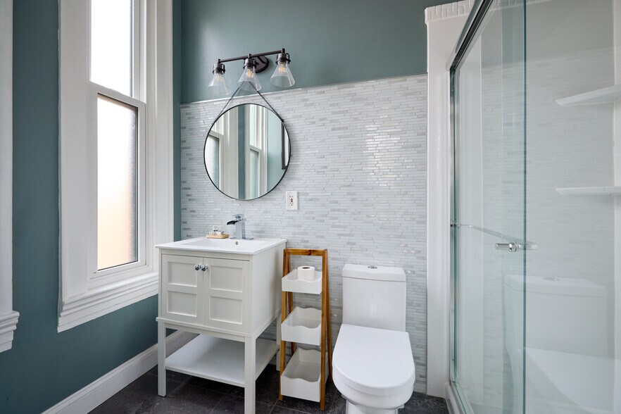 Building Photo - 440 Hopkins St